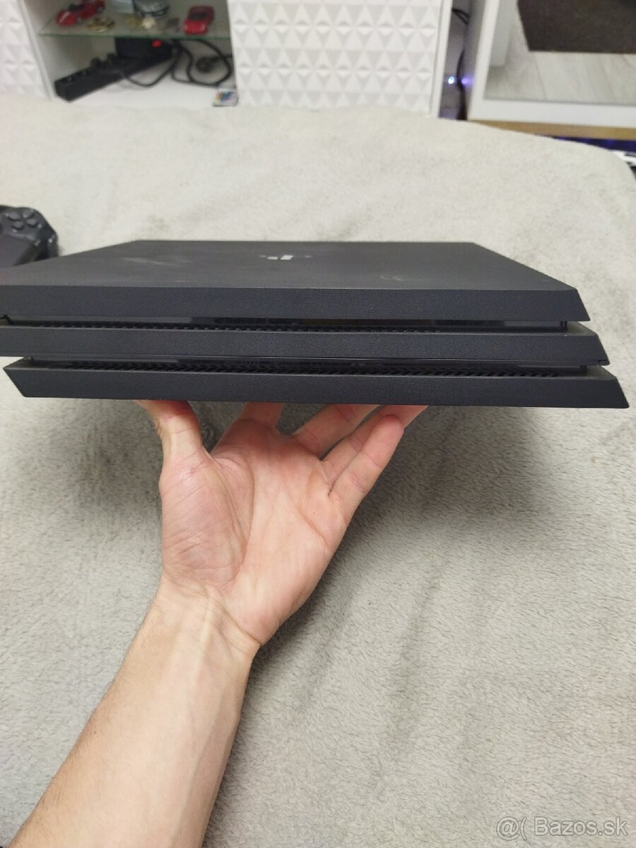 PS4 PRO 400gb SSD, + 2X OVLÁDAČ - 4