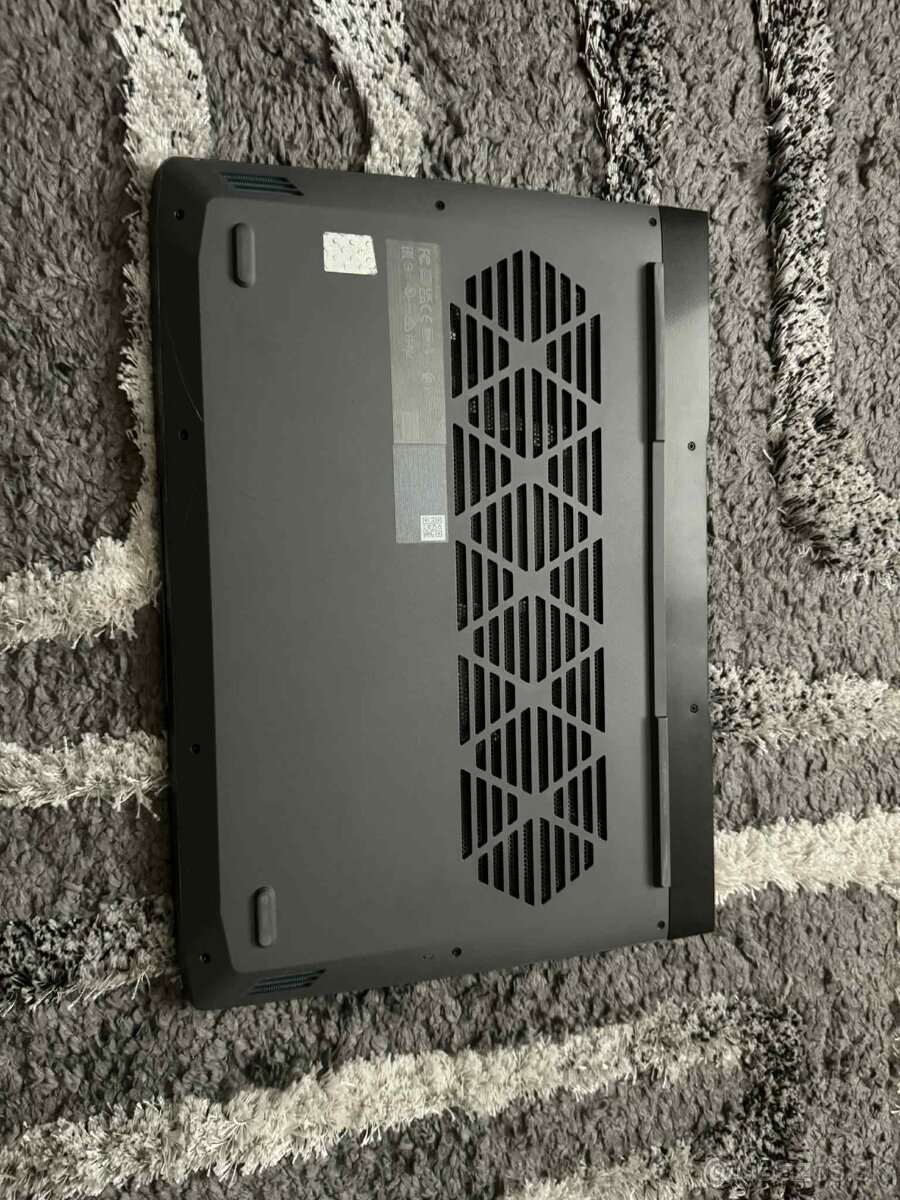 Lenovo LOQ 15IRH8 - 4