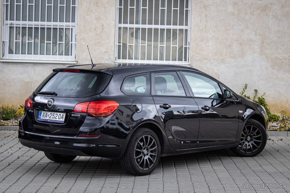 Opel Astra J 1.4 74 kW - 4