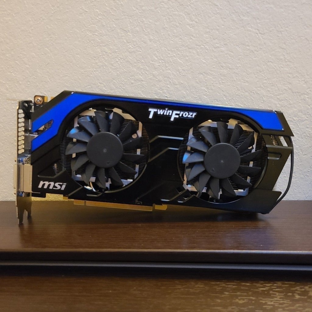 Pc základ - Gigabyte LGA 775, Q9550, gtx 660ti 2gb, 8gb Ram - 4