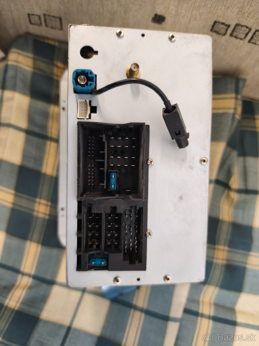 Predám plne funkčné autorádio s Navi dotykové. - 4