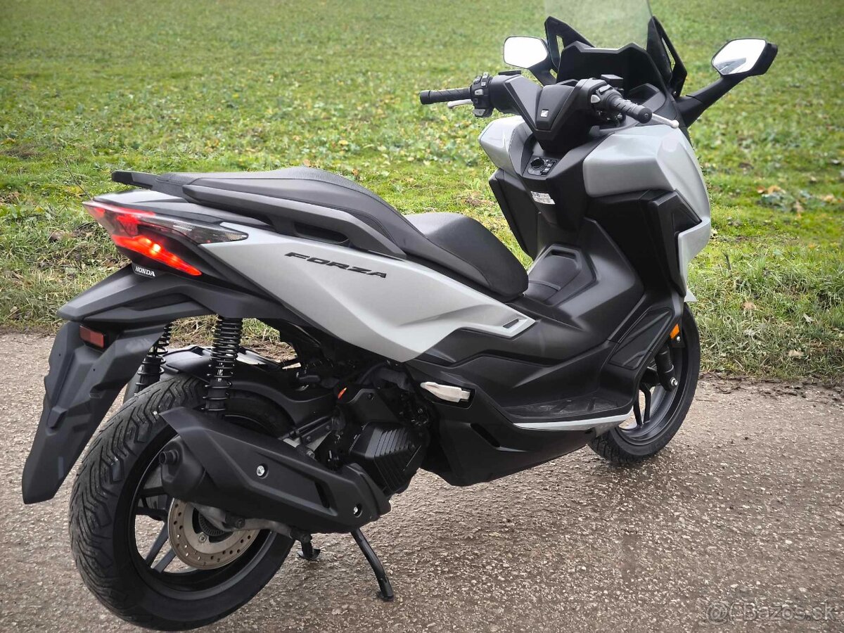 Honda Forza 125cm r.v 2022 - 4
