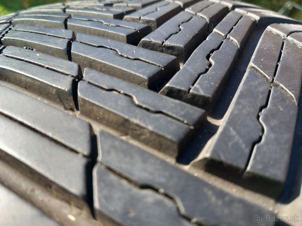 225/40 r18 celoročne pneumatiky - 4