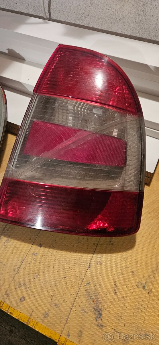 Zadne svetla skoda superb 1 facelift - 4