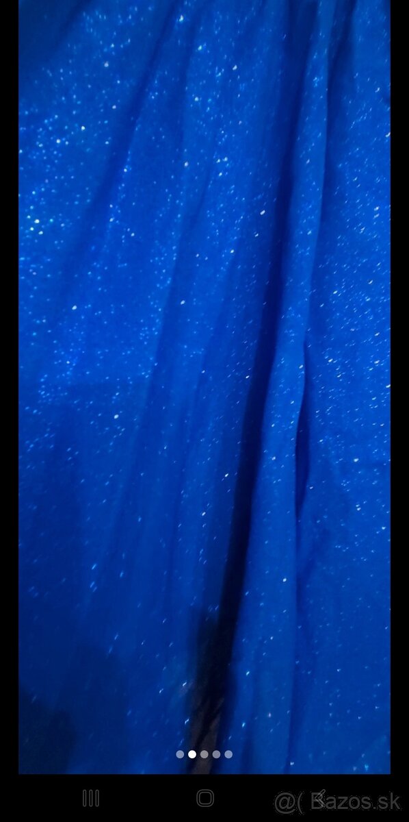 Modré trblietavé šaty na ramienka áčkového strihu - 4