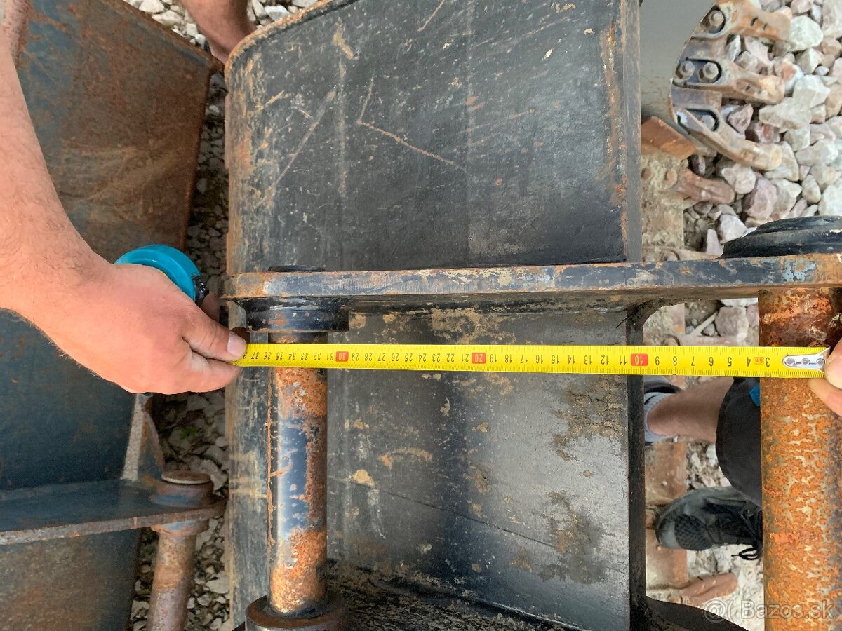 Lyžica Cat caterpillar - 4