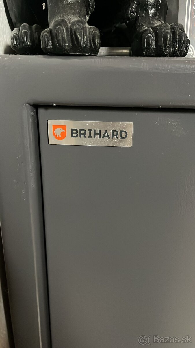 Predám trezor značky Brihard - 4