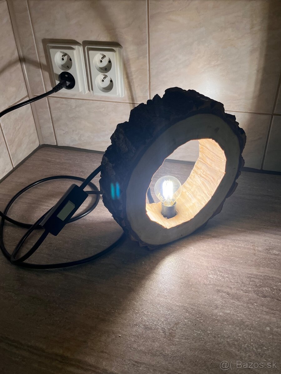 Ručne vyrobená drevená lampa - 4