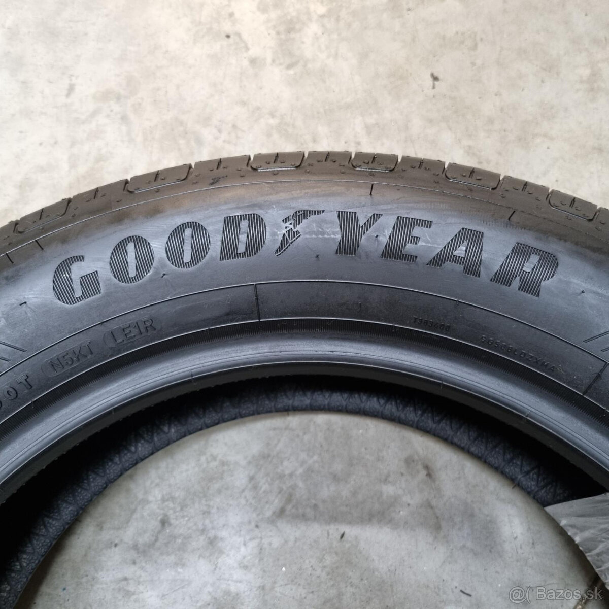 Letné pneumatiky 215/60 R17 GOODYEAR - 4