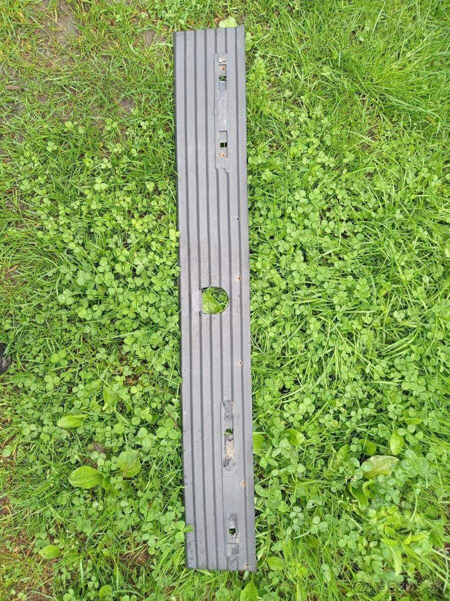 Predám diely na peugeot 205 1.8D. - 4