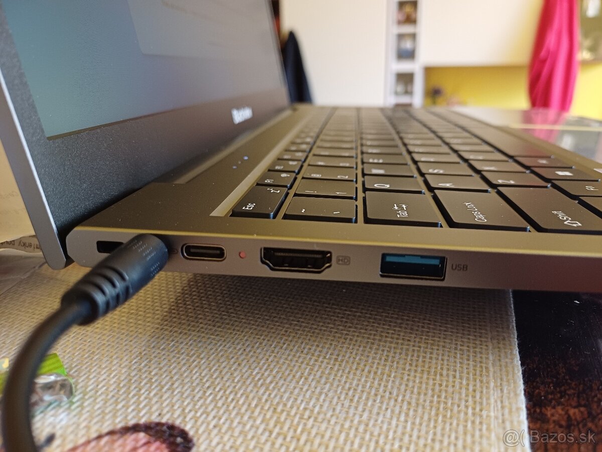 Predám čistonový notebook Blackview - 4