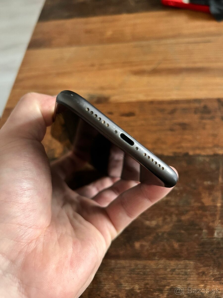 Predám Iphone 11, 64 GB - 4