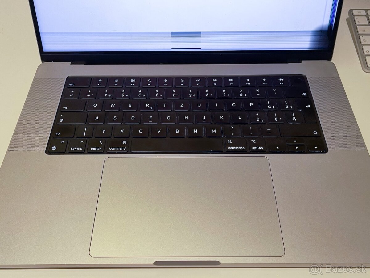 MacBook Pro (16-palcový, 2021) - 4