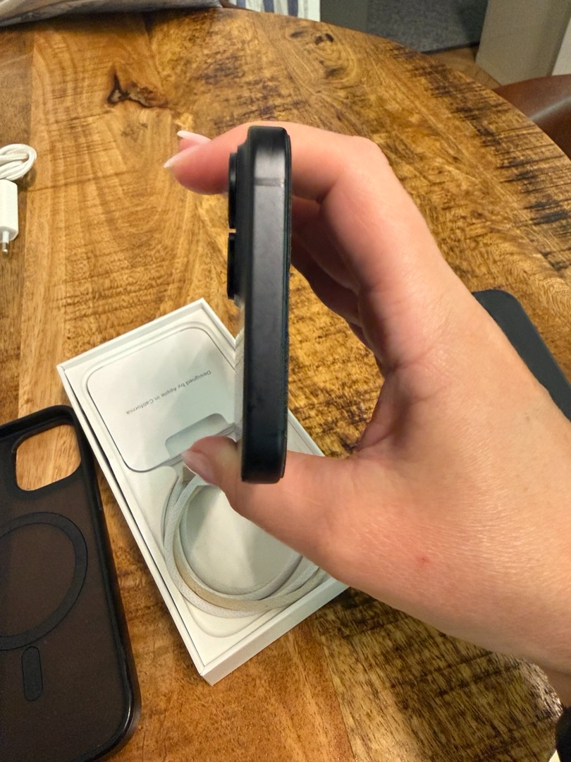 iPhone 15 Black 256GB - 4