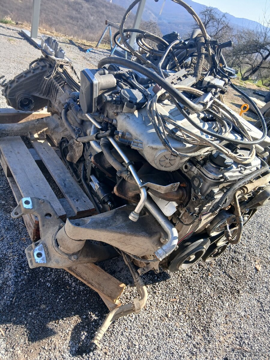 Predám motor VR 6 3,2 benzín - plyn - 4