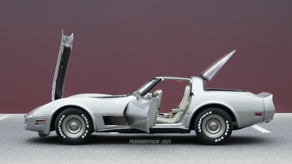 Chevrolet Corvette 1:18 - 4