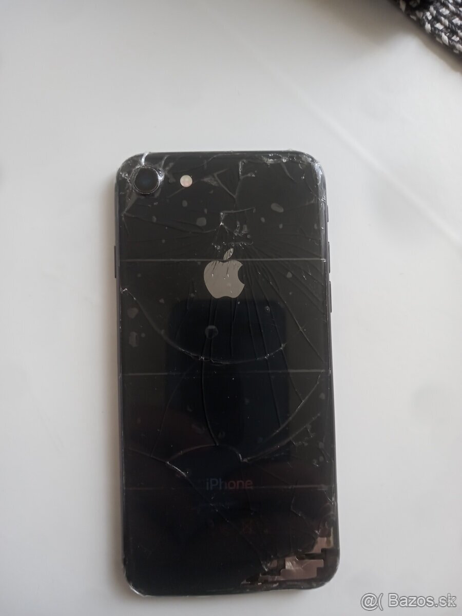 Apple iPhone 8 64GB - 4