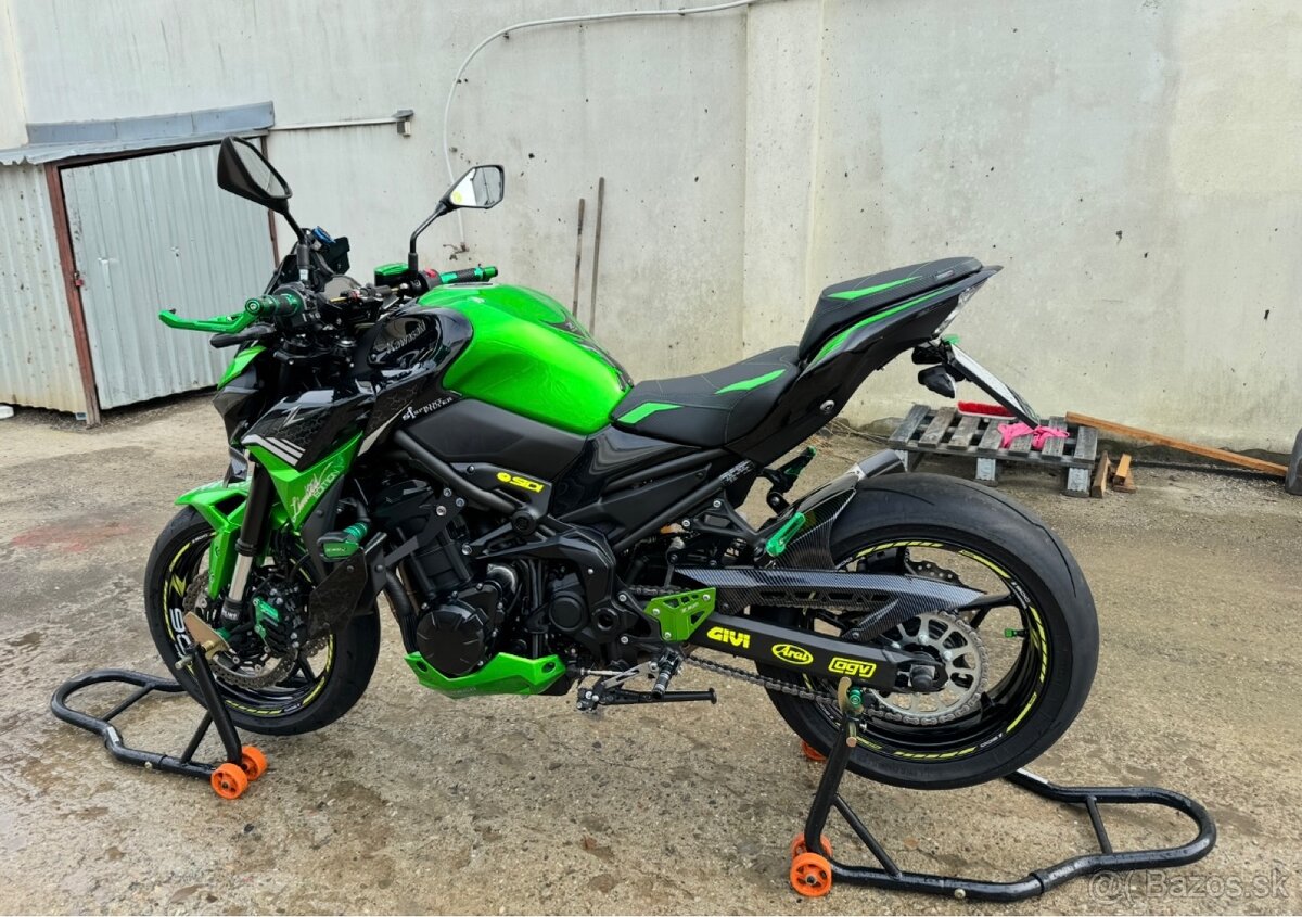 Kawasaki Z900 - 4