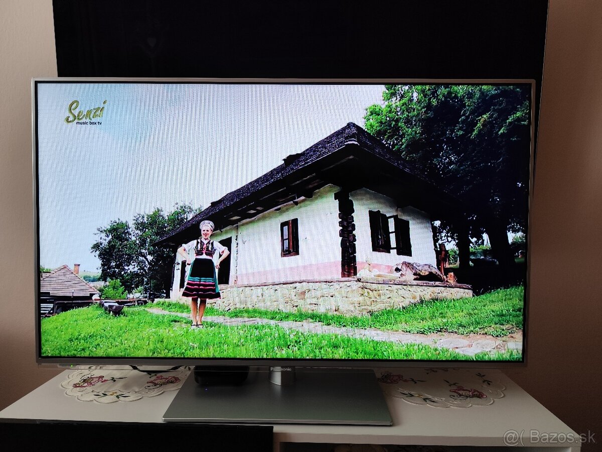 Predám Smart Viera LED TV Panasonic TX-L42E6E Full HD - 4