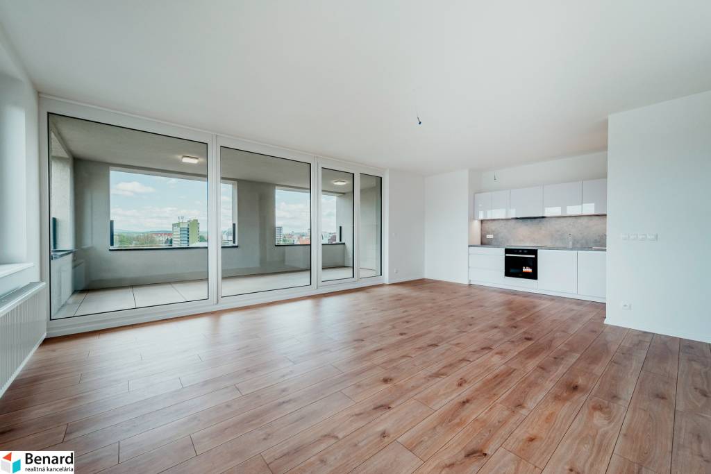 NA PREDAJ POSLEDNÉ TRI 3.IZBOVÉ BYTY TYP 5, KARPATSKÁ POPRAD - 4