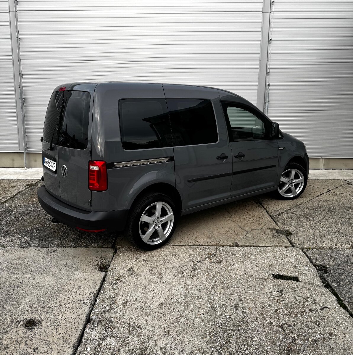 Volkswagen Caddy Trendline 2.0 TDi - Odpočet DPH - 4