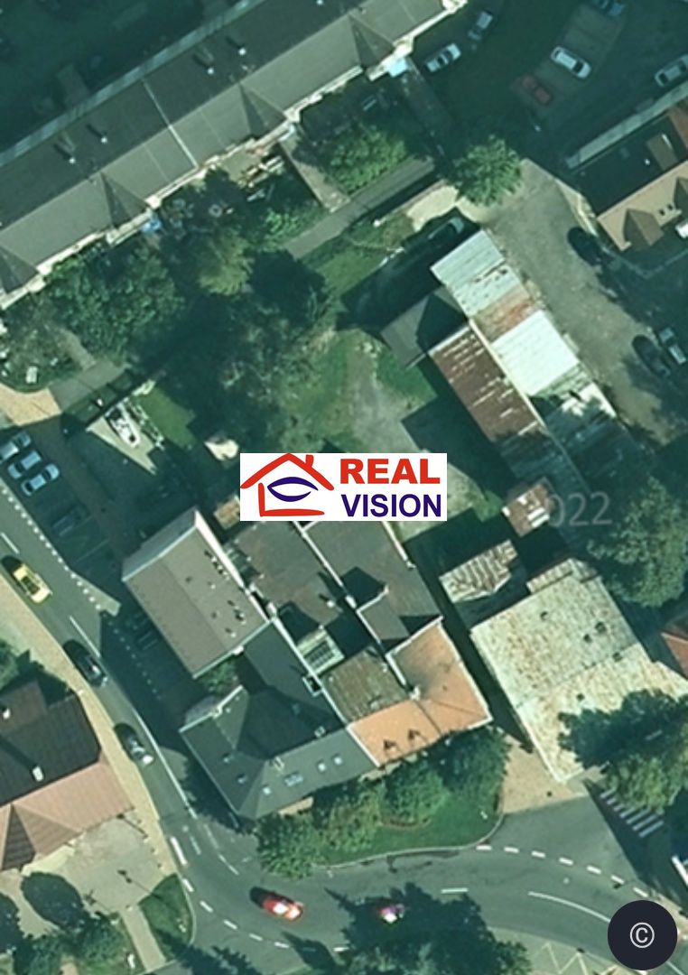 Predaj obchodno administratívna budova Poprad, Námestie Svät - 4