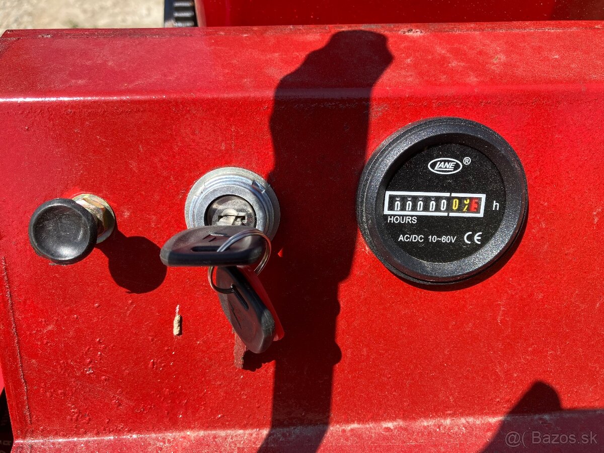 Pasovy traktor 25hp - 4