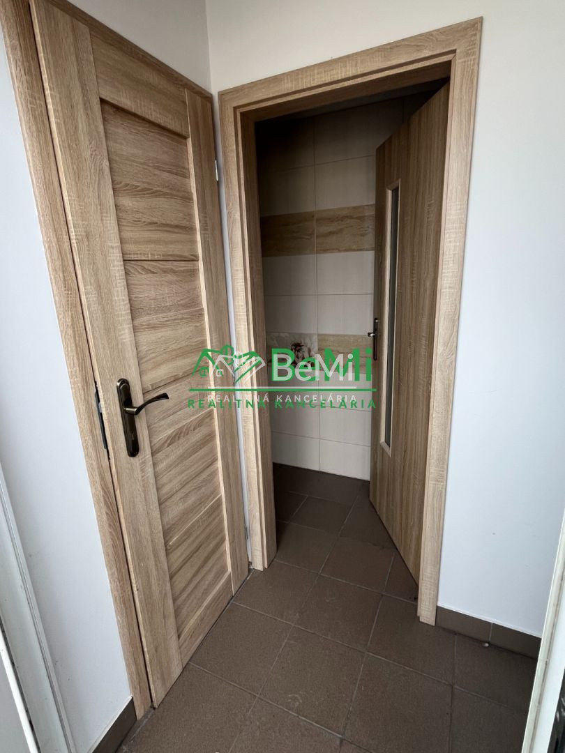 TO - predaj komerčnej budovy 105-15-ROCHE - 4