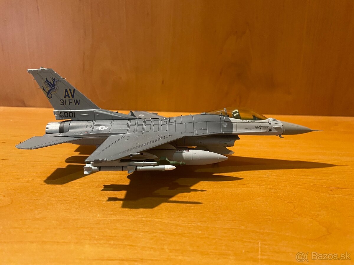 F-16 Fighting Falcon - model letadla 1:72 - 4