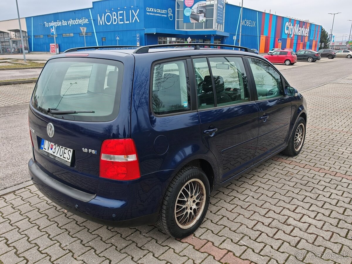 Volkswagen Touran 1.6 FSI - 4