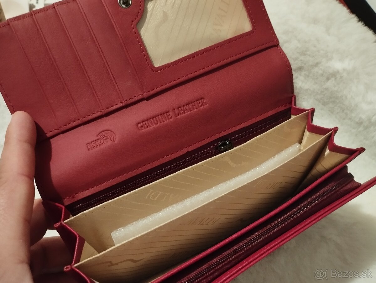 Dámska červená peňaženka Cavaldi v krabicke - 4