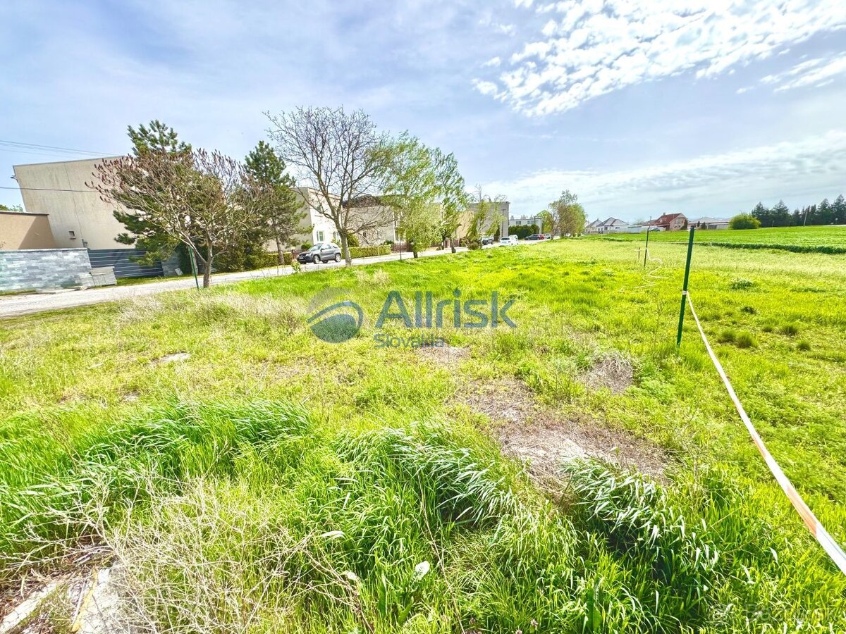 Exkluzívny predaj stavebného pozemku v Malackách - 4