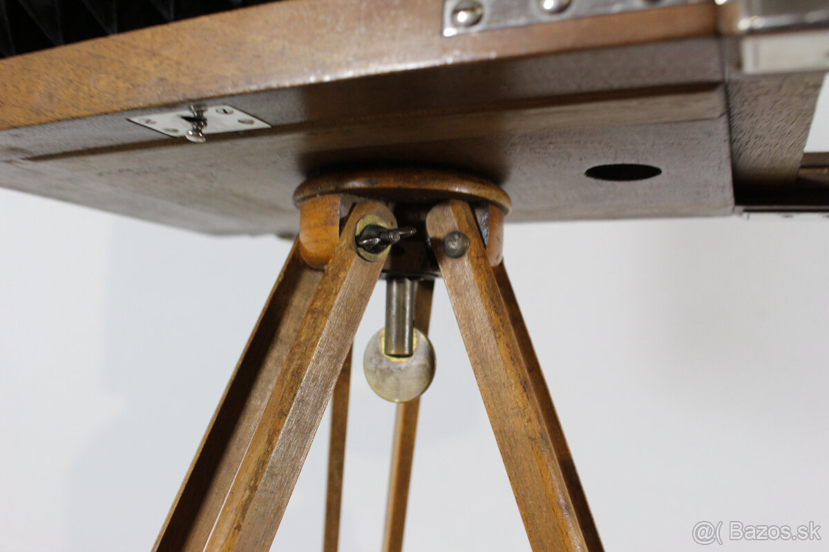 starožitný fotoaparát so statívom - 4