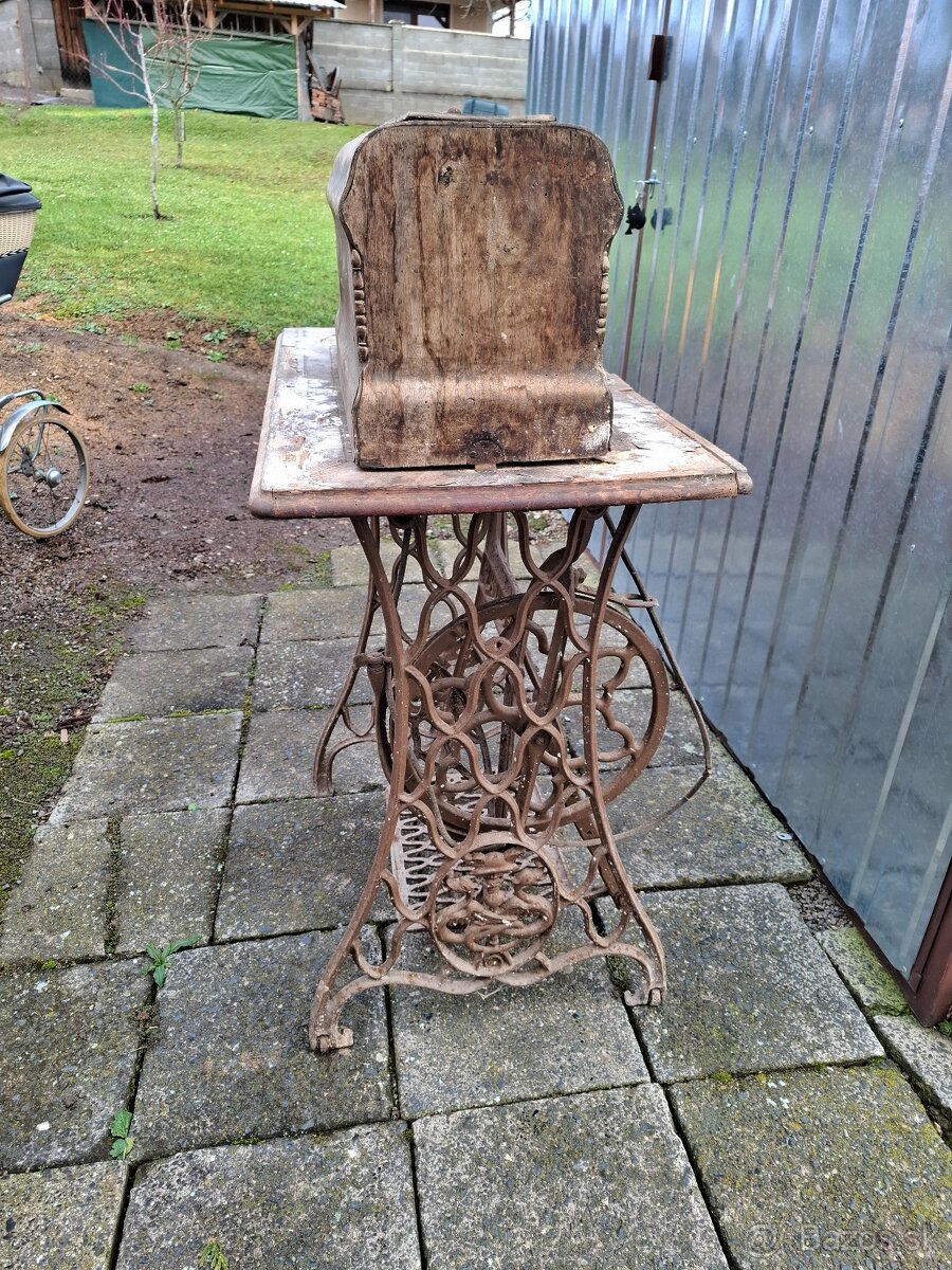 Starý Šijací stroj - 4