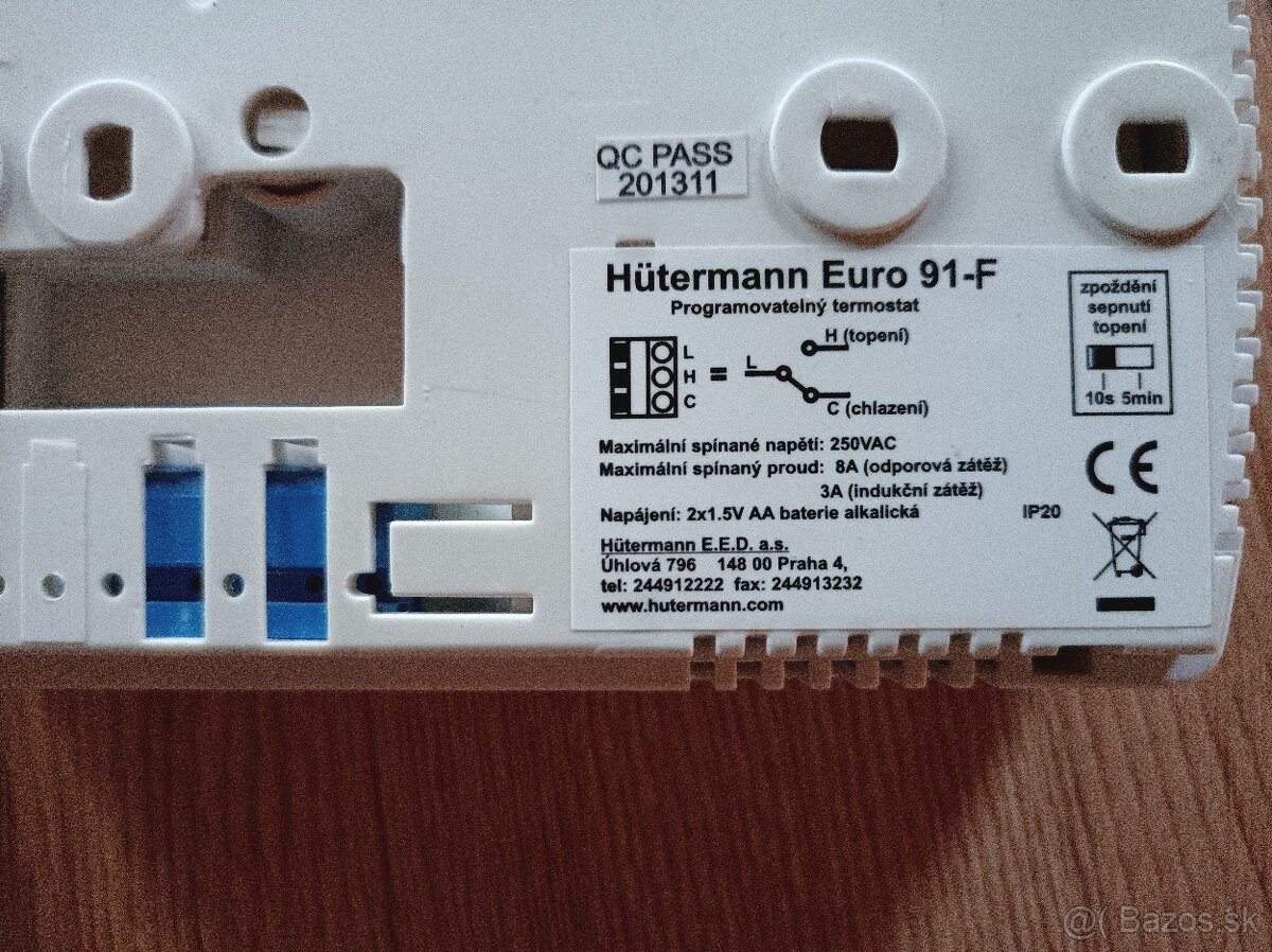 Predám programovateľné termostaty Hutermann 91F - 4