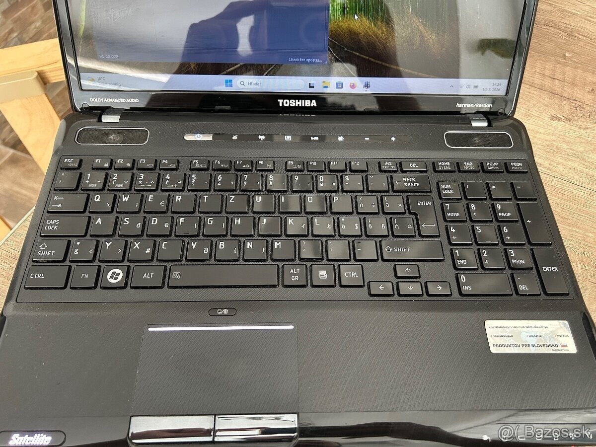 Toshiba Satellite A660 s i7,8gb ram,SSD,nvidia,16"HD lcd - 4