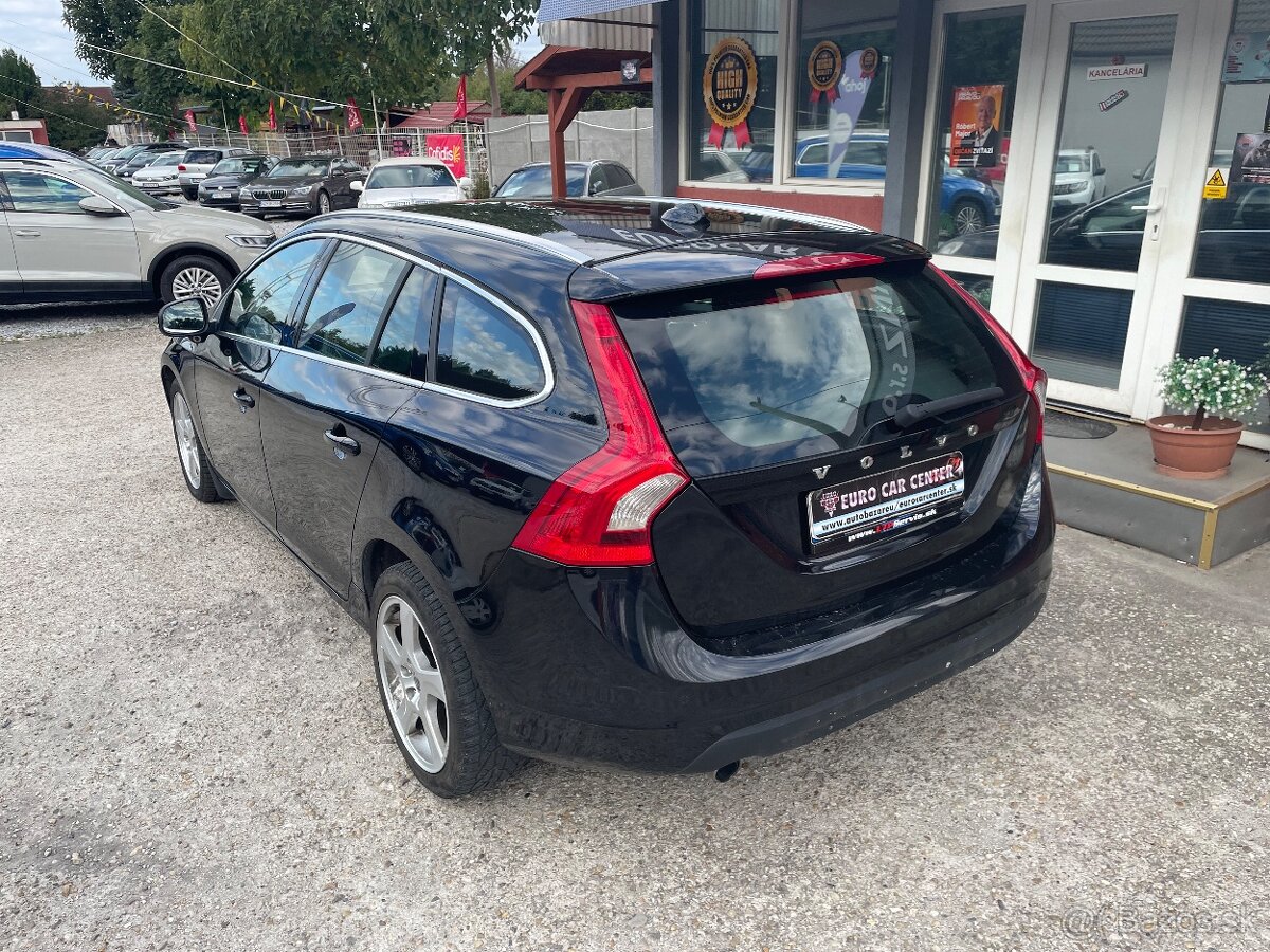 Volvo V60 D5 2,4d AWD AT6-Summum - 4