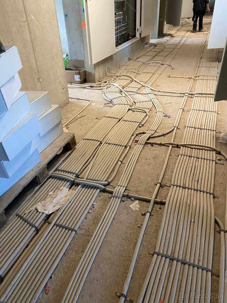 2 elektrikári Nemecko - 4