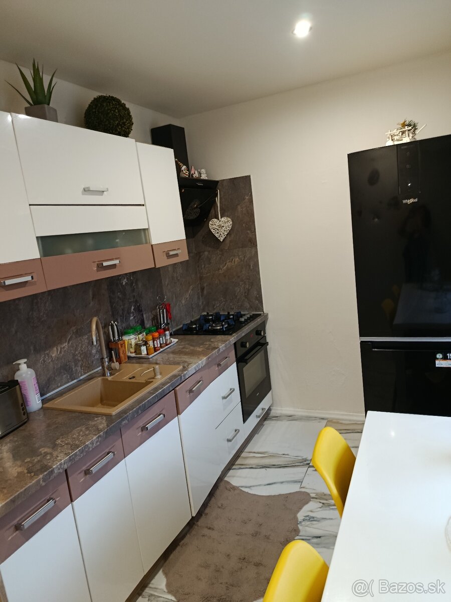 Predám byt na začiatku Jazera - 4