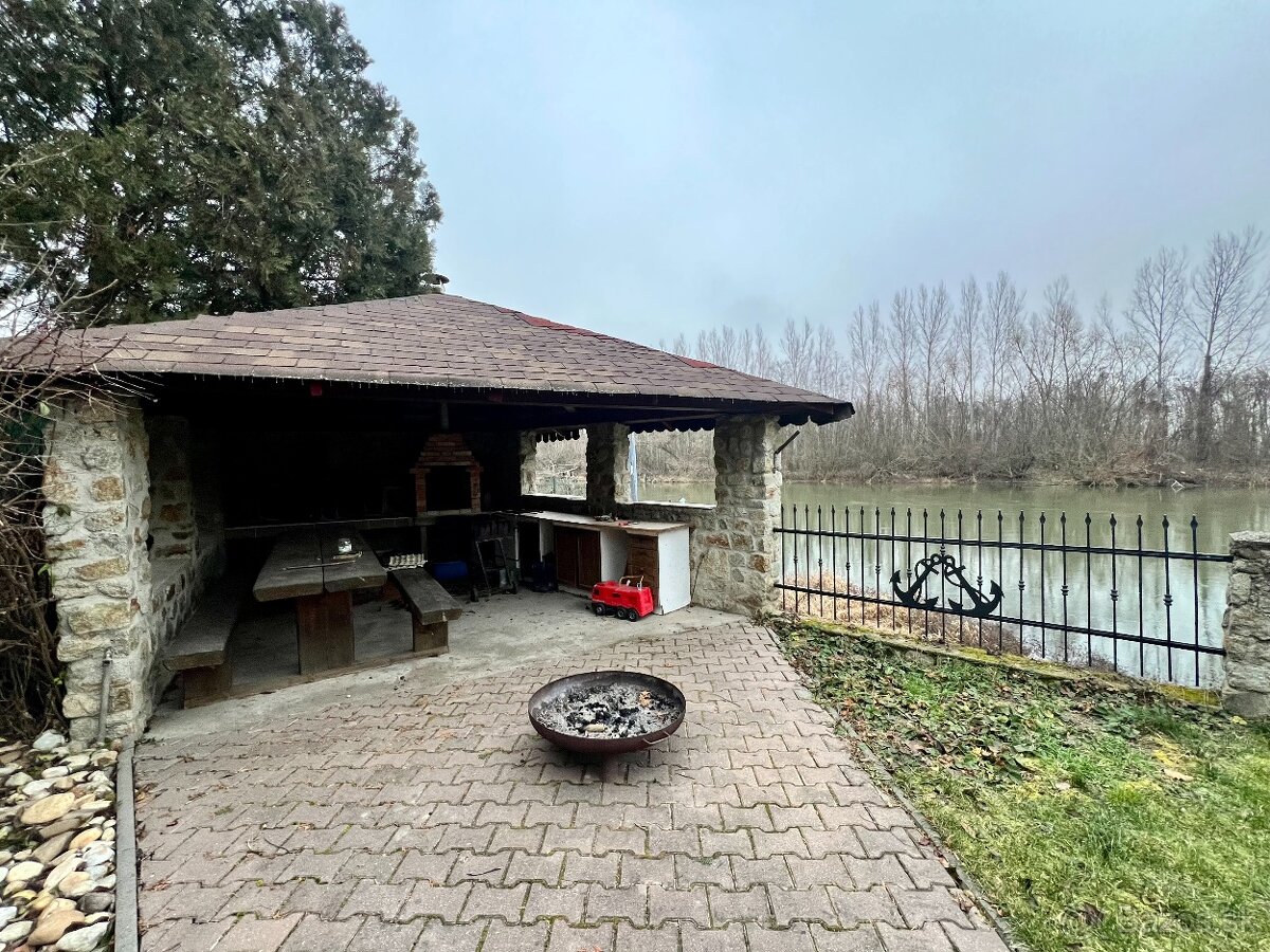 5- izbový rodinný dom s rozľahlým pozemkom na predaj v Tomáš - 4