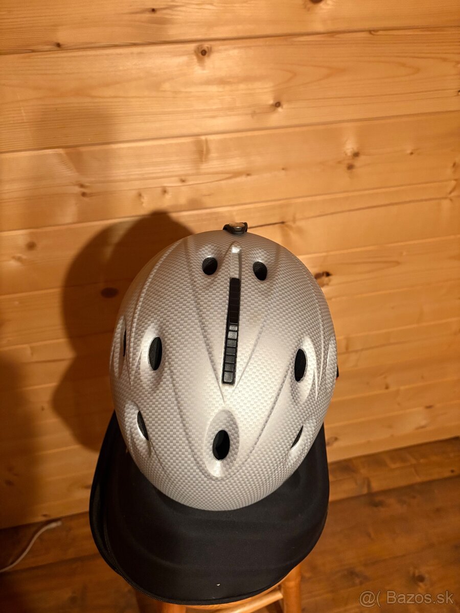 Lyžiarska prilba a okuliare - 4