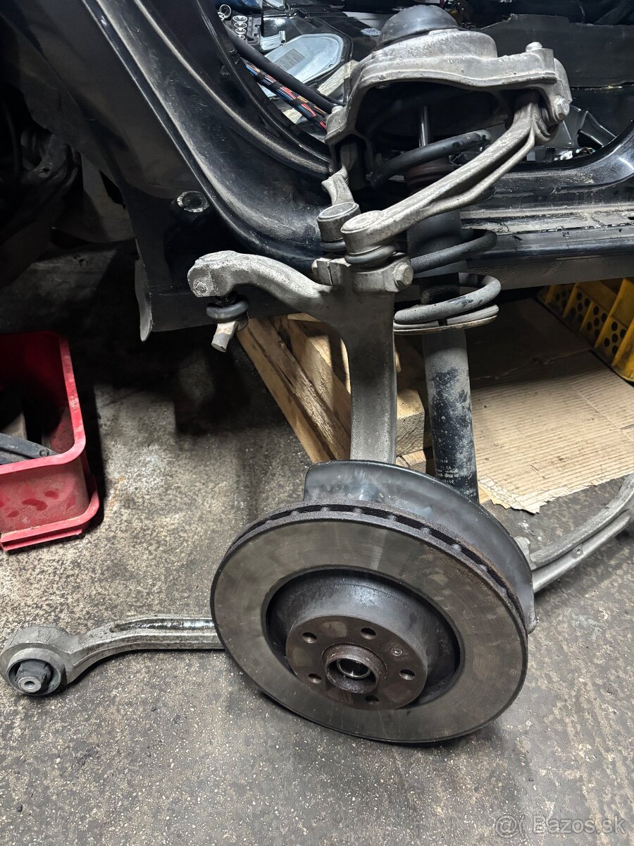 Otoče audi a6c6 - 4