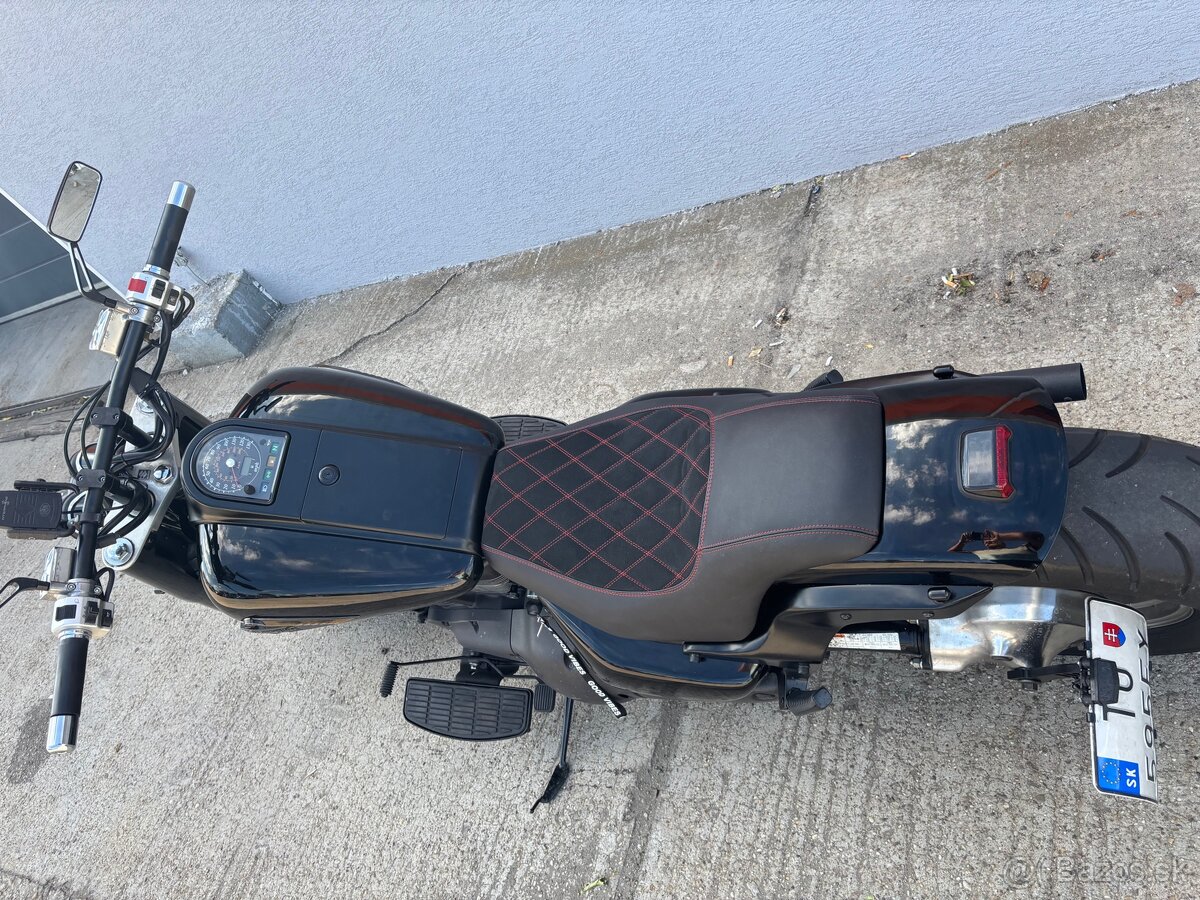 Suzuki Intruder 1500 - 4