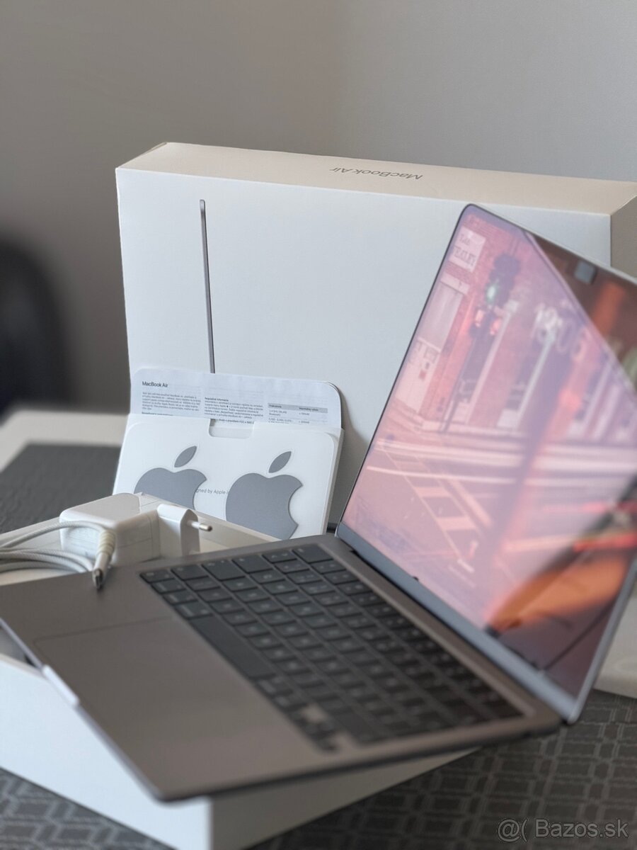 MacBook Air M2 - Space Grey - 4