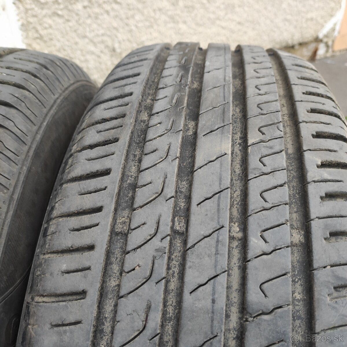 Pneu 215/65r16 - 4