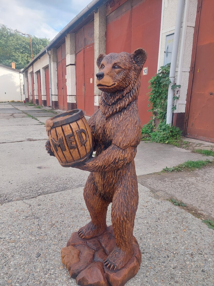 Medveď so súdkom medu - 4