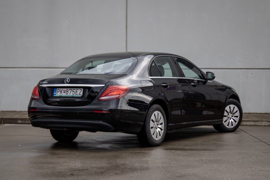 Mercedes Benz E220d - 4