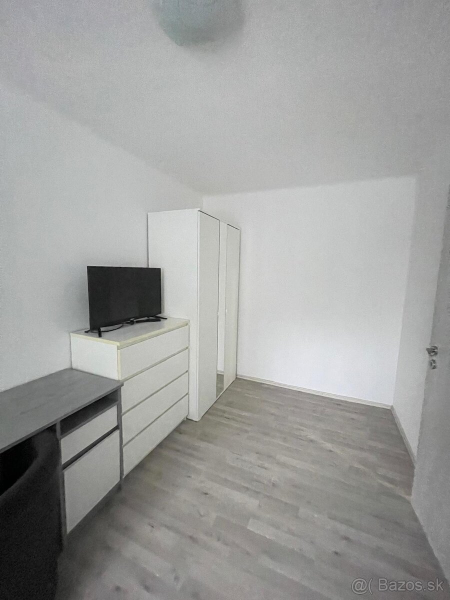 NA PRENÁJOM: Nezariadený 3 izbový byt na Prednádraží. - 4