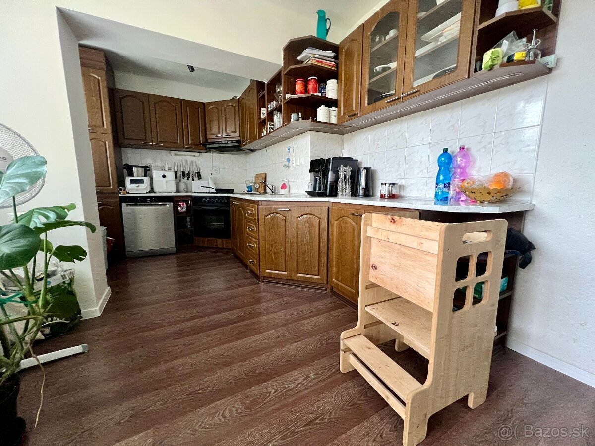 🏡 3-izbový byt so záhradou, 2 balkónmi, garážou a veľkou pi - 4