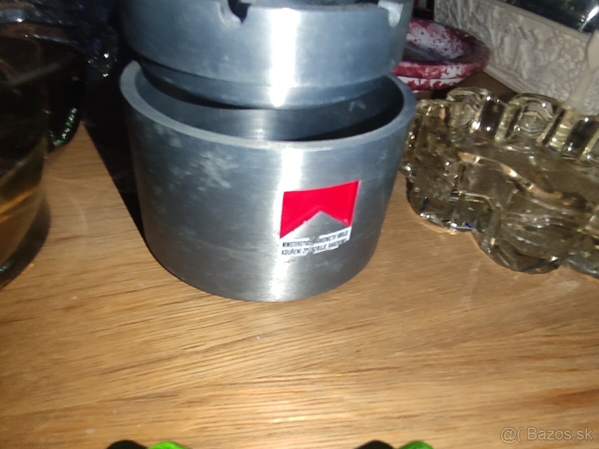 Kolekcia starých popolníkov - 4